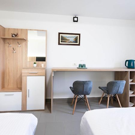 Studio Apartment Cudo Nevidjeno Karuc Esterno foto