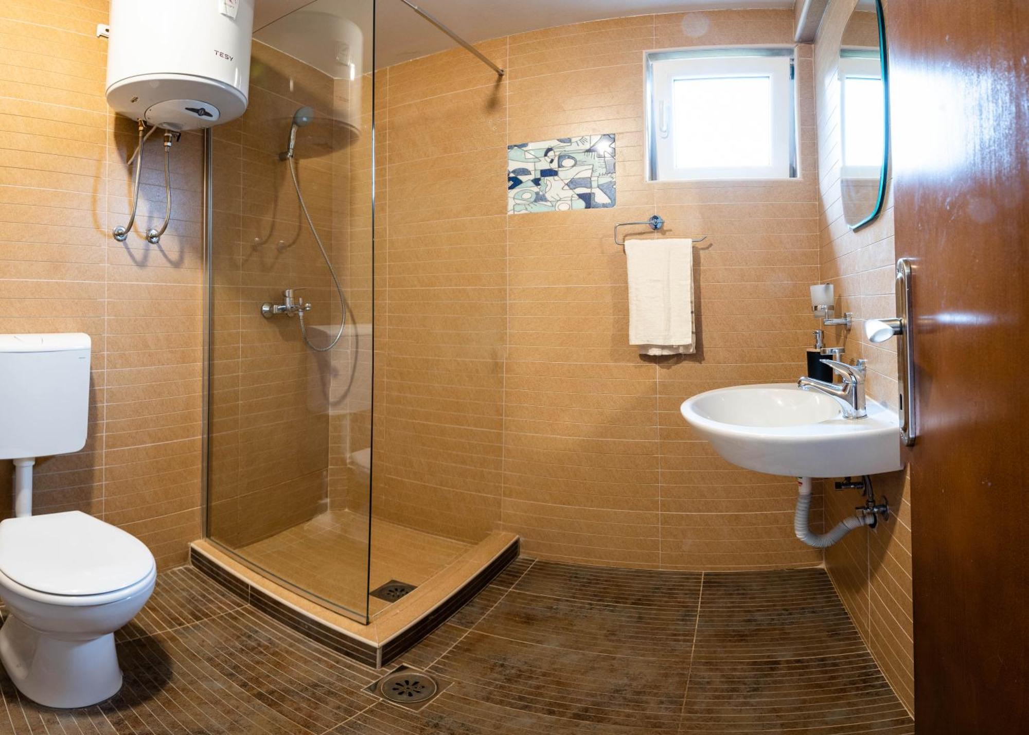 Studio Apartment Cudo Nevidjeno Karuc Esterno foto